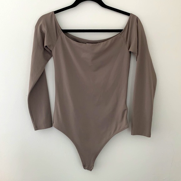 Babaton Contour Off-Shoulder Bodysuit - Picture 2 of 4